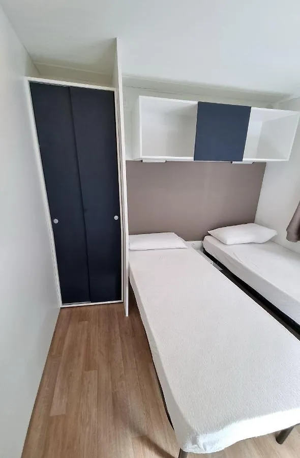 Camping La Rocca 马内尔巴 4*,