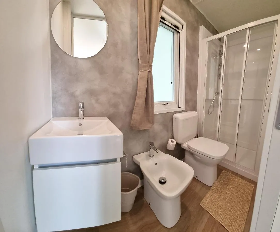 Camping La Rocca 马内尔巴 营地